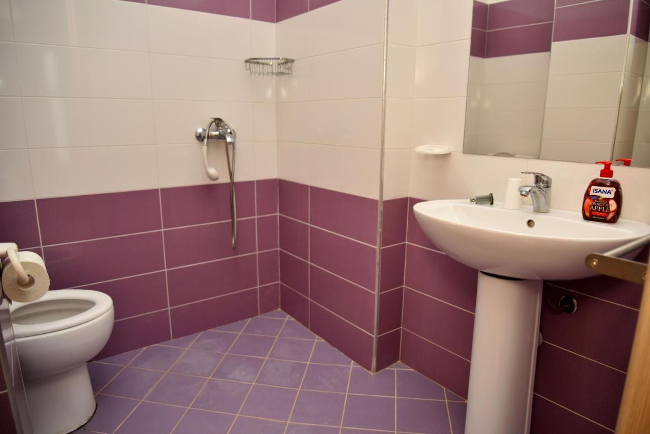 Arianiti Guesthouse Вльора Екстер'єр фото